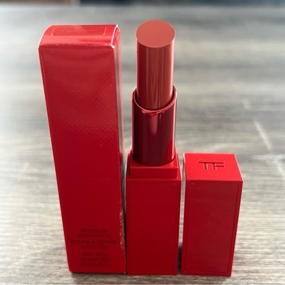 Tom Ford Red Lip Color Satin Matte Lipstick 33g In 52 Naked Rose